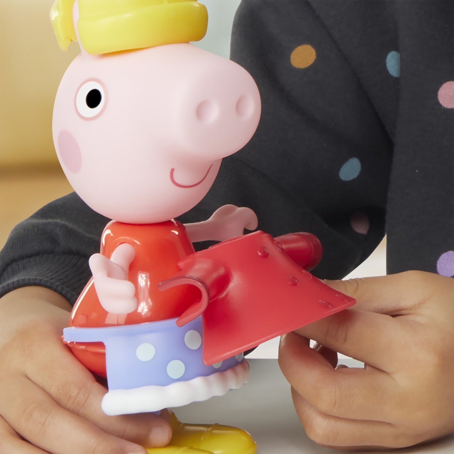HASBRO - Peppa Pig Dress-Up – Personaggio con Abiti e Accessori